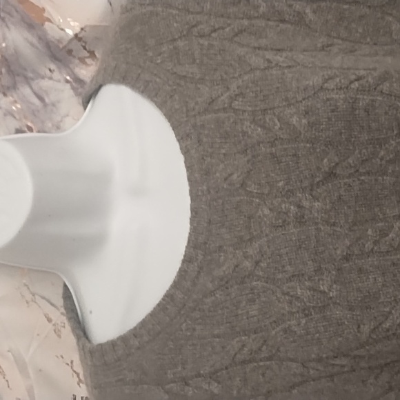 Precious Fibers 💯 Cashmere grey  long dolman sleeve sweater - Picture 3 of 7